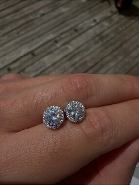MOISSANITE HALO STUDS Passes Diamond Tester